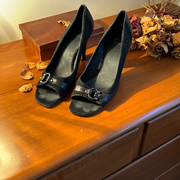 Suede and Leather Joan and David shoes. Sz10 black with 3 inch heels. - Picture 1 of 3